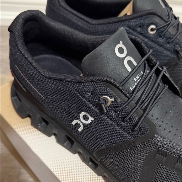 On Running Men's Dark Athletic Shoes - Picture 2 of 10